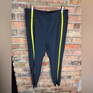 Zyia Active Black Neon Tape Luxe Hi-Rise 7/8 Leggings